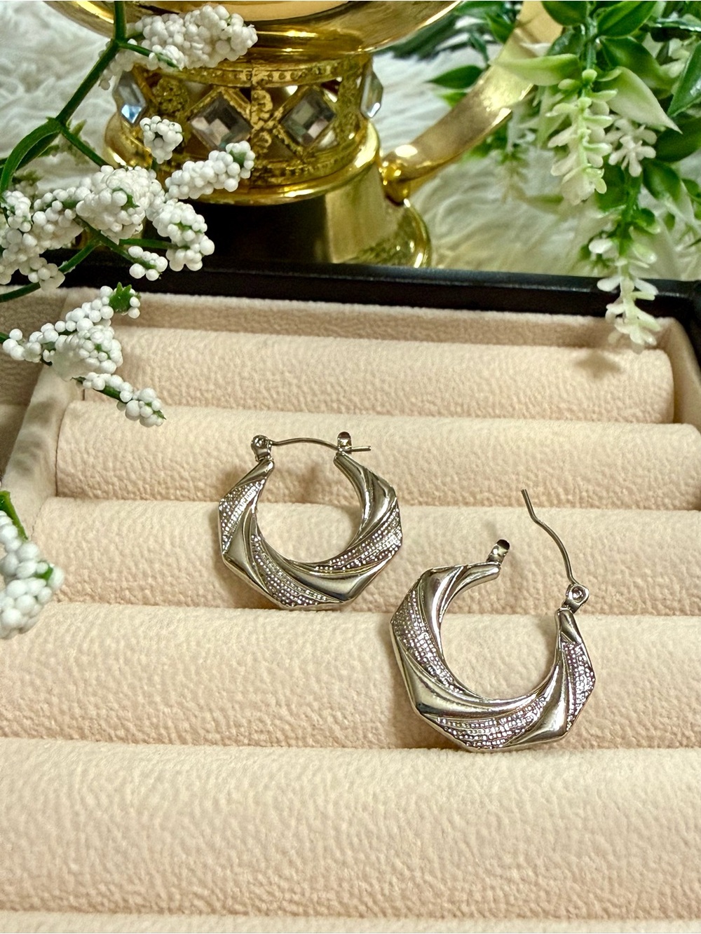 Silver Twisted Hoop Earrings - Elegant Women Jewelry